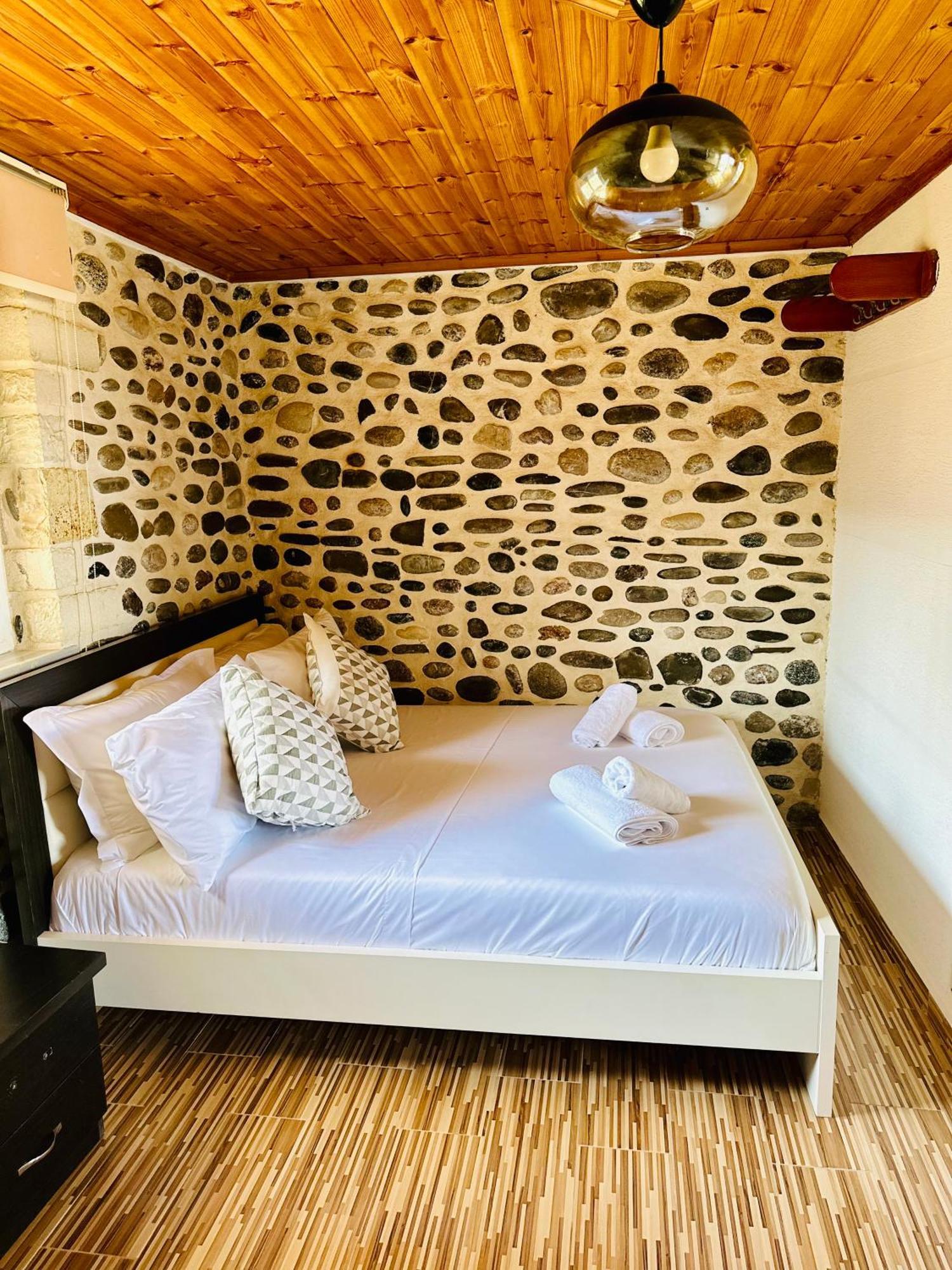 Illyrian Hotel Ксамил Экстерьер фото