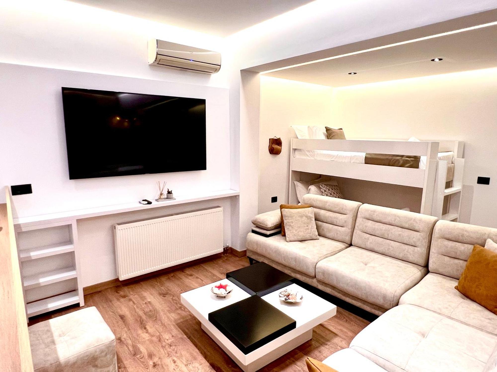 Illyrian Hotel Ксамил Экстерьер фото