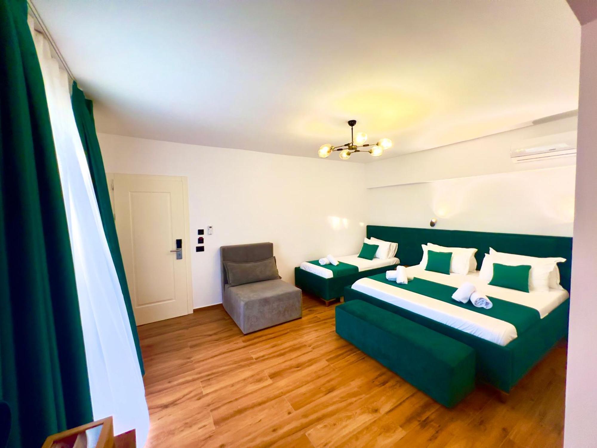 Illyrian Hotel Ксамил Экстерьер фото